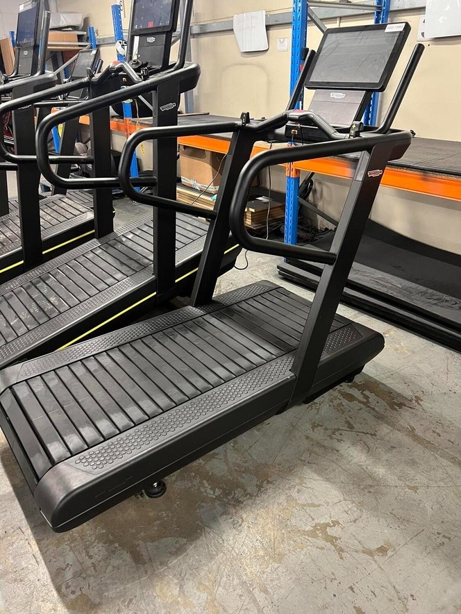 Technogym Skillrun 5000 with Unity 3 console in black